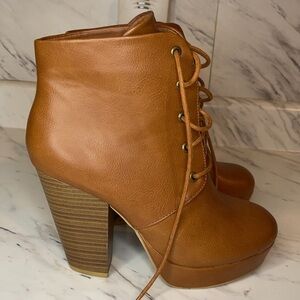 NWOT Lace-Up Heeled Boots - Brown - Size 6.5